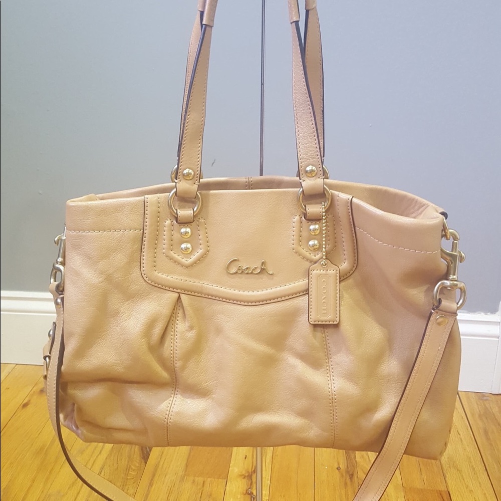 NWOT Coach Ashley leather Carryall beige